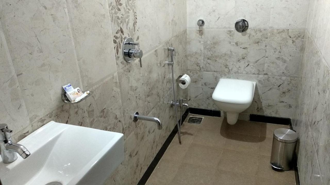 Hotel 7 Seas Вагатор Экстерьер фото