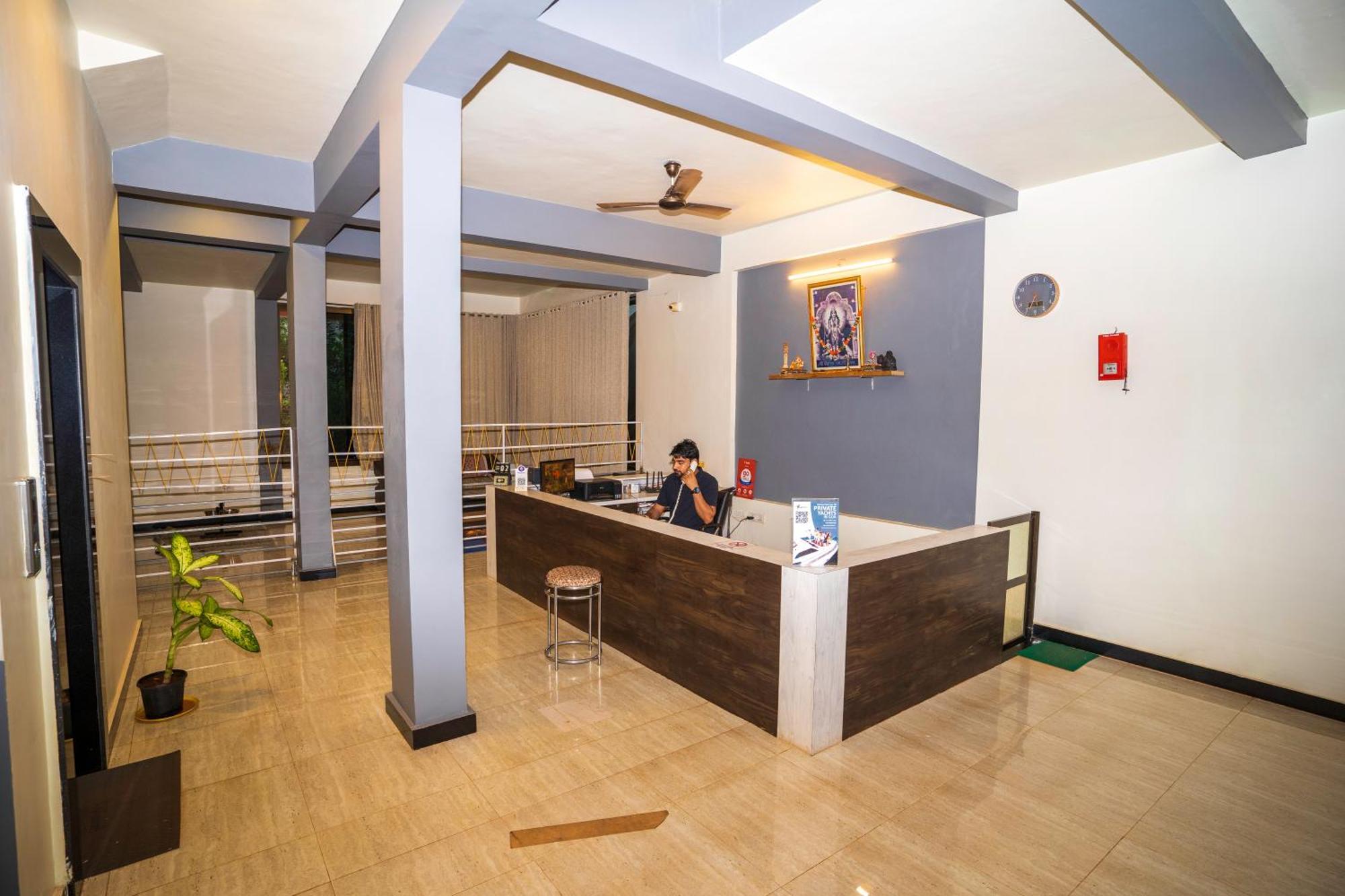 Hotel 7 Seas Вагатор Экстерьер фото