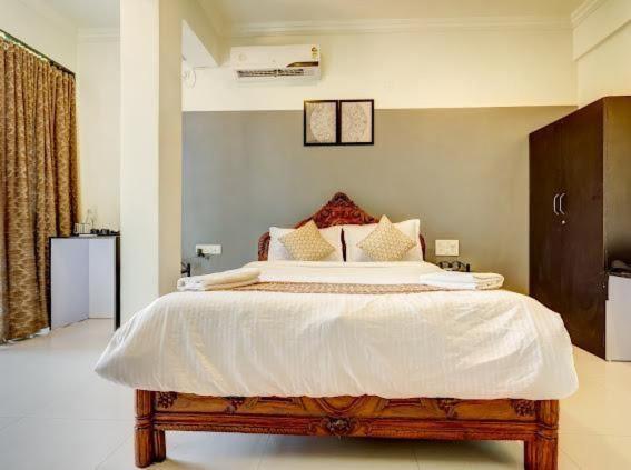 Hotel 7 Seas Вагатор Экстерьер фото